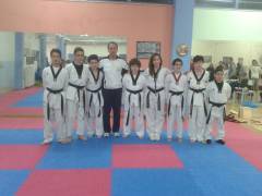 ΕΞΕΤΑΣΕΙΣ CUP &amp; DAN TAE KWON DO - ΦΕΒΡΟΥΑΡΙΟΣ 2014 - ΑΠΟΝΟΜΕΣ ΜΑΥΡΩΝ ΖΩΝΩΝ ΣΤΟΝ Α.Σ. ΝΕΑ ΠΑΙΔΕΙΑ